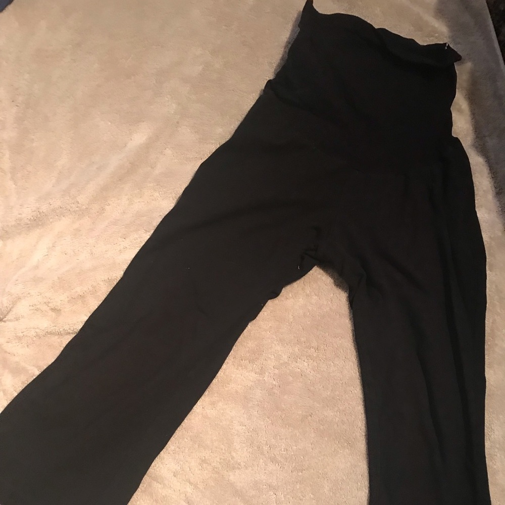 Capri maternity leggings